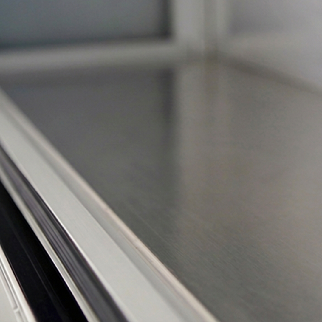 Fond inox intérieur armoire traitement d'air
